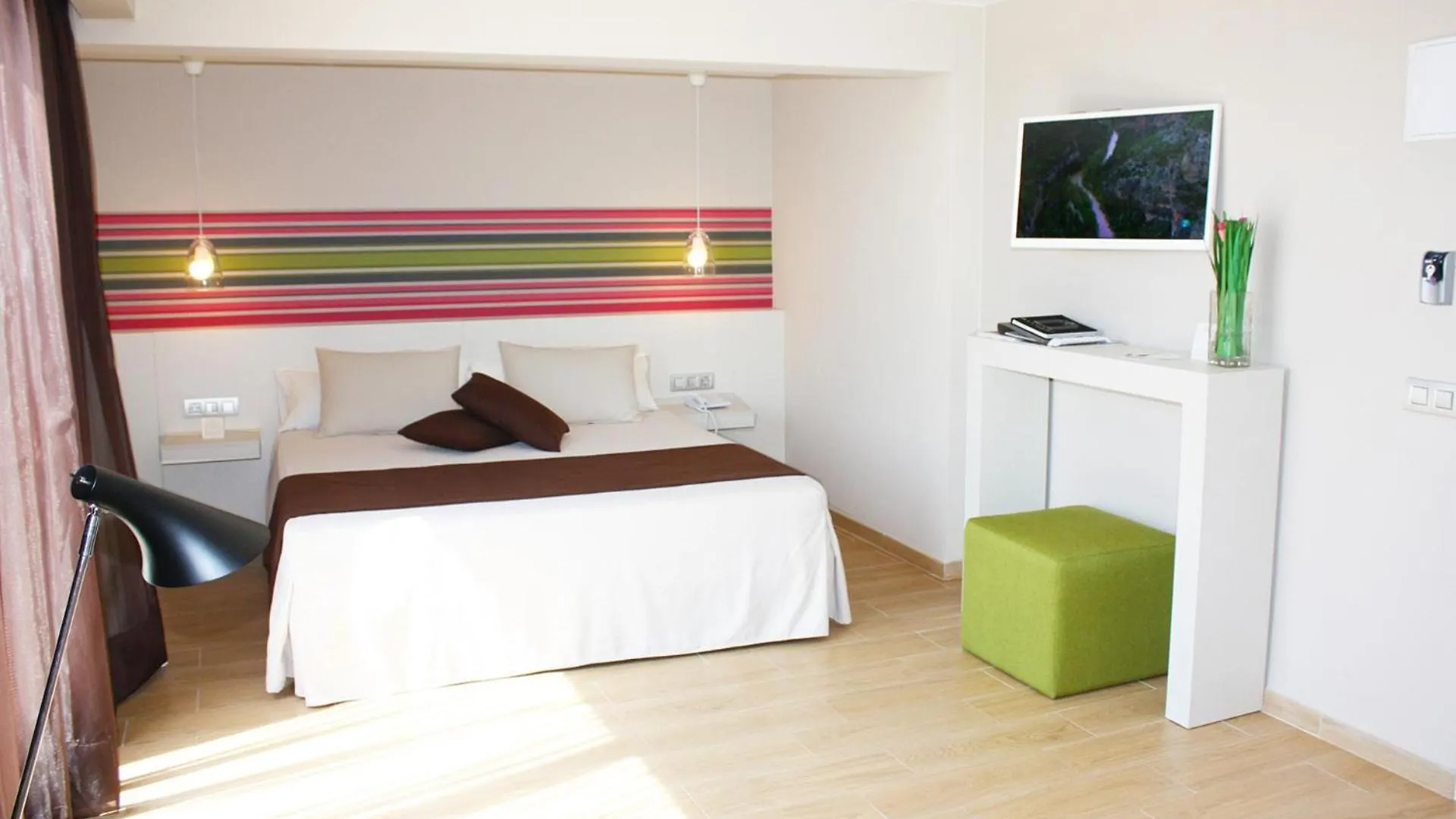 Hotel Alegria Plaza Paris 4*Sup Lloret de Mar