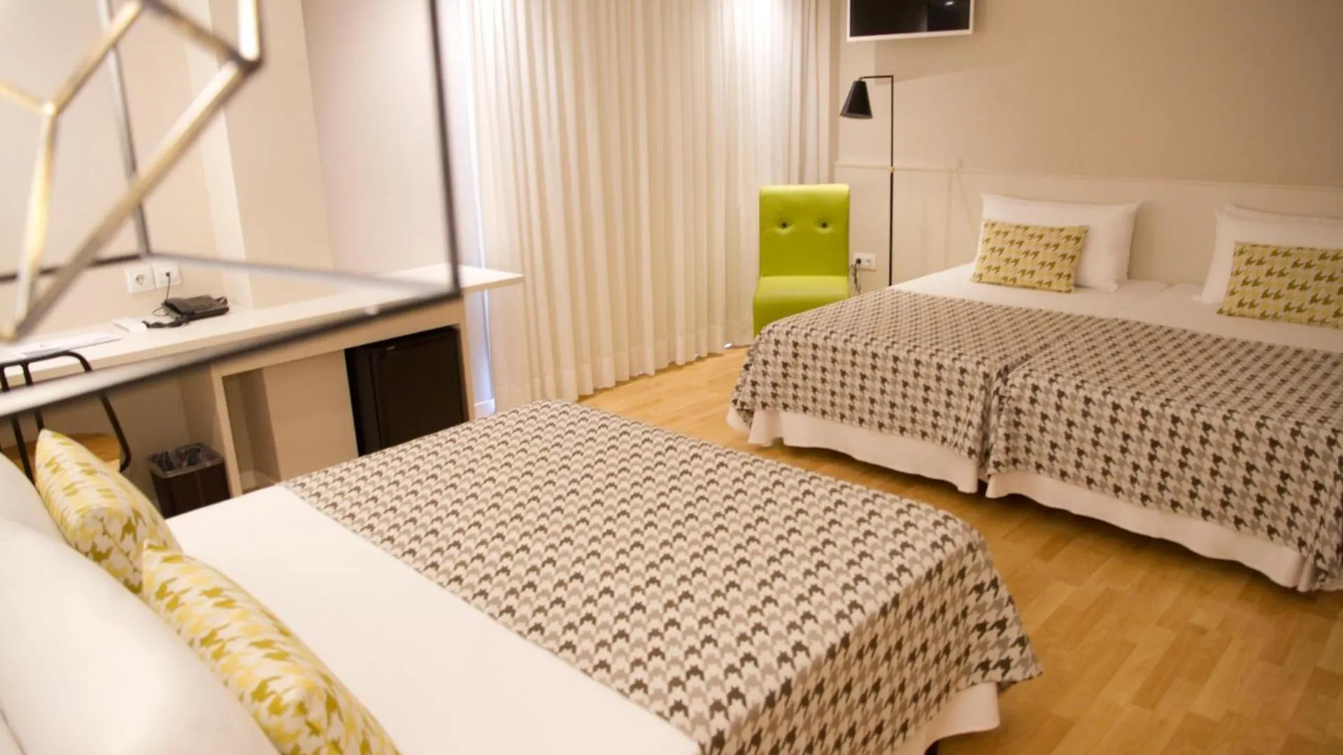 Alegria Plaza Paris 4*Sup Otel Lloret de Mar