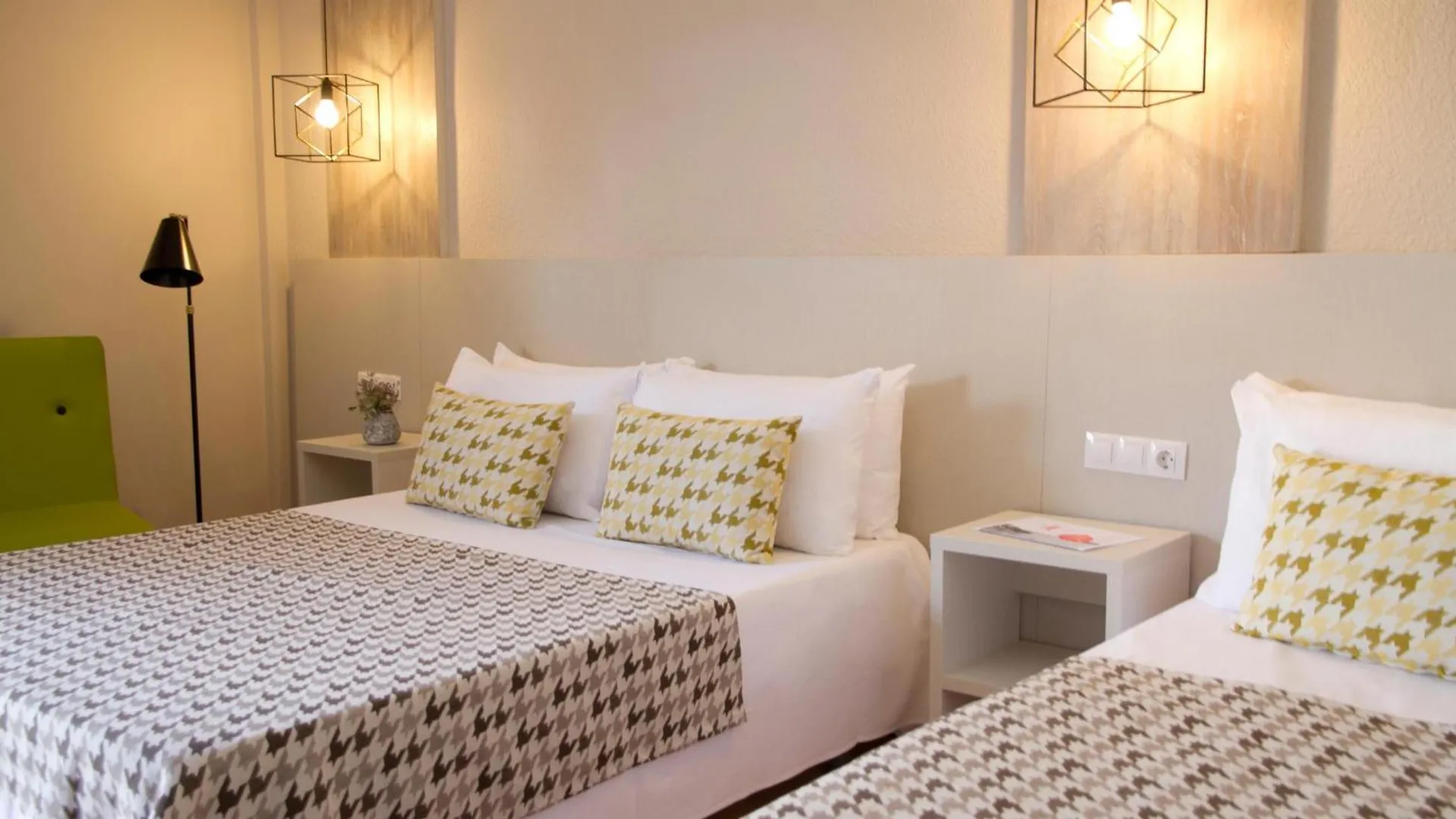 Alegria Plaza Paris 4*Sup Otel Lloret de Mar 4*,  İspanya